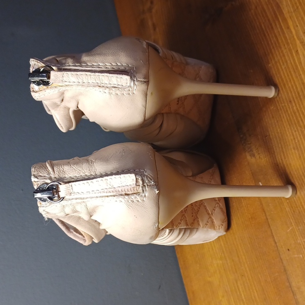 LAMB heels - Picture 4 of 16